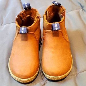 Cat and Jack boots toddler 6